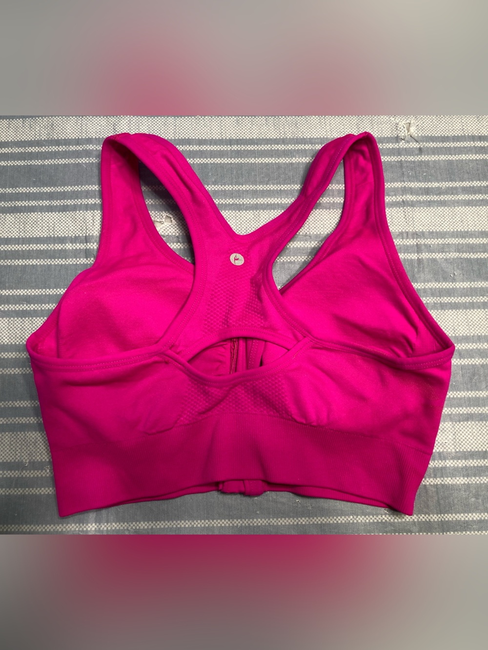 90 Degree by Reflex fuchsia “The Seamless Katie Zip Bra.” - Picture 4 of 4